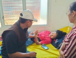 Bupati Ardito Tinjau Penanganan Siswi Diduga Keracunan di Kota Gajah