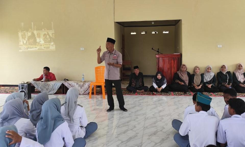 Cegah Anak Bermasalah Hukum, LPA Lampung Tengah Gelar Sosialisasi di SMK Yaspika Kalirejo