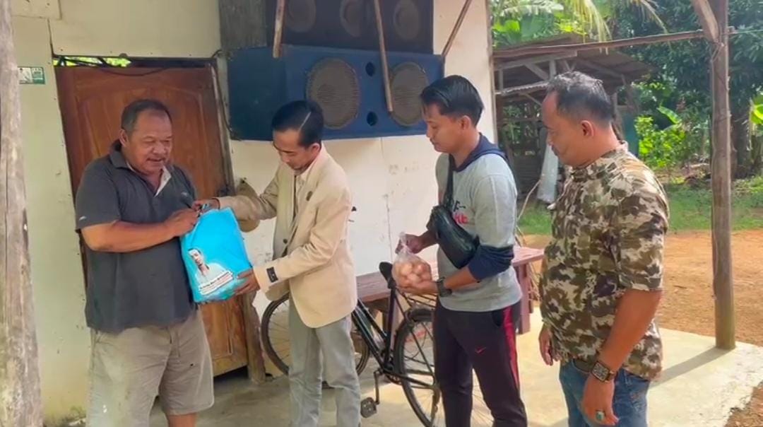 Victorius Beni Wibisono Tebar Kebaikan Lewat Program Jum’at Berkah di Kampung Poncowati
