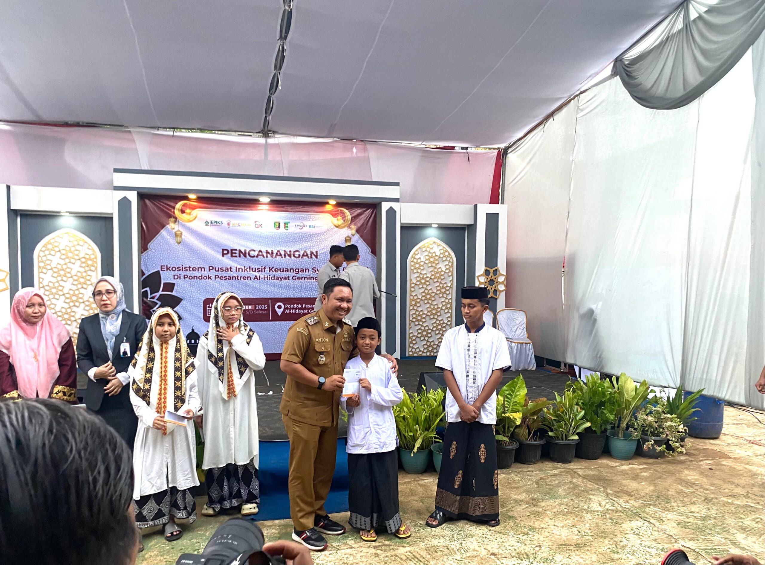 Sinergi OJK dan Pemkab Pesawaran Bangun Ekosistem Keuangan Syariah di Pondok Pesantren