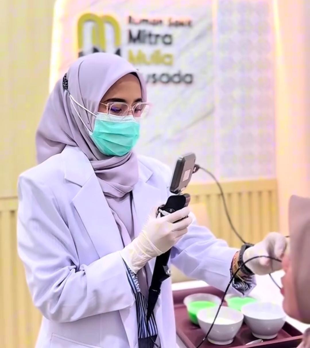 Sering Tersedak atau Suara Hilang? dr. Dwi Meita Ferosia, Sp.THT-KL: Pemeriksaan Endoskopi di RS Mitra Mulia Husada Aman dan Ditanggung BPJS
