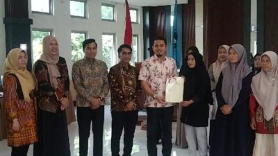 Ratusan Warga Terima Sertifikat Tanah dari BPN Sumbar