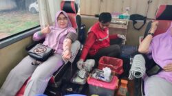 Warga Antusias Ikuti Senam Sehat dan Donor Darah yang Digelar Kecamatan Way Pengubuan