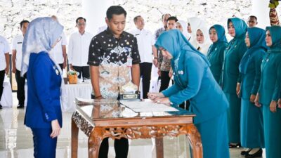 Bupati Pesawaran Kukuhkan Pengurus TP PKK, Dekranasda, Perwosi, Posyandu, dan Bunda Literasi Kecamatan Periode 2025–2030