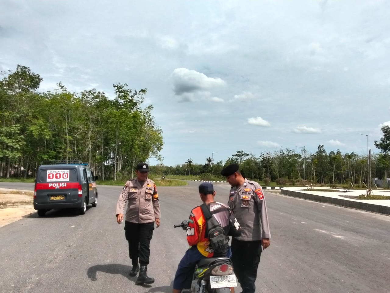 Patroli Pamapta Polres Tulang Bawang Barat Cegah Gangguan Kamtibmas, Wujudkan Rasa Aman di Siang Hari