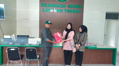 Kholidi Laporkan Dugaan Setoran Proyek dan Penyalahgunaan Anggaran di Pemkab Lampung Tengah ke Kejari