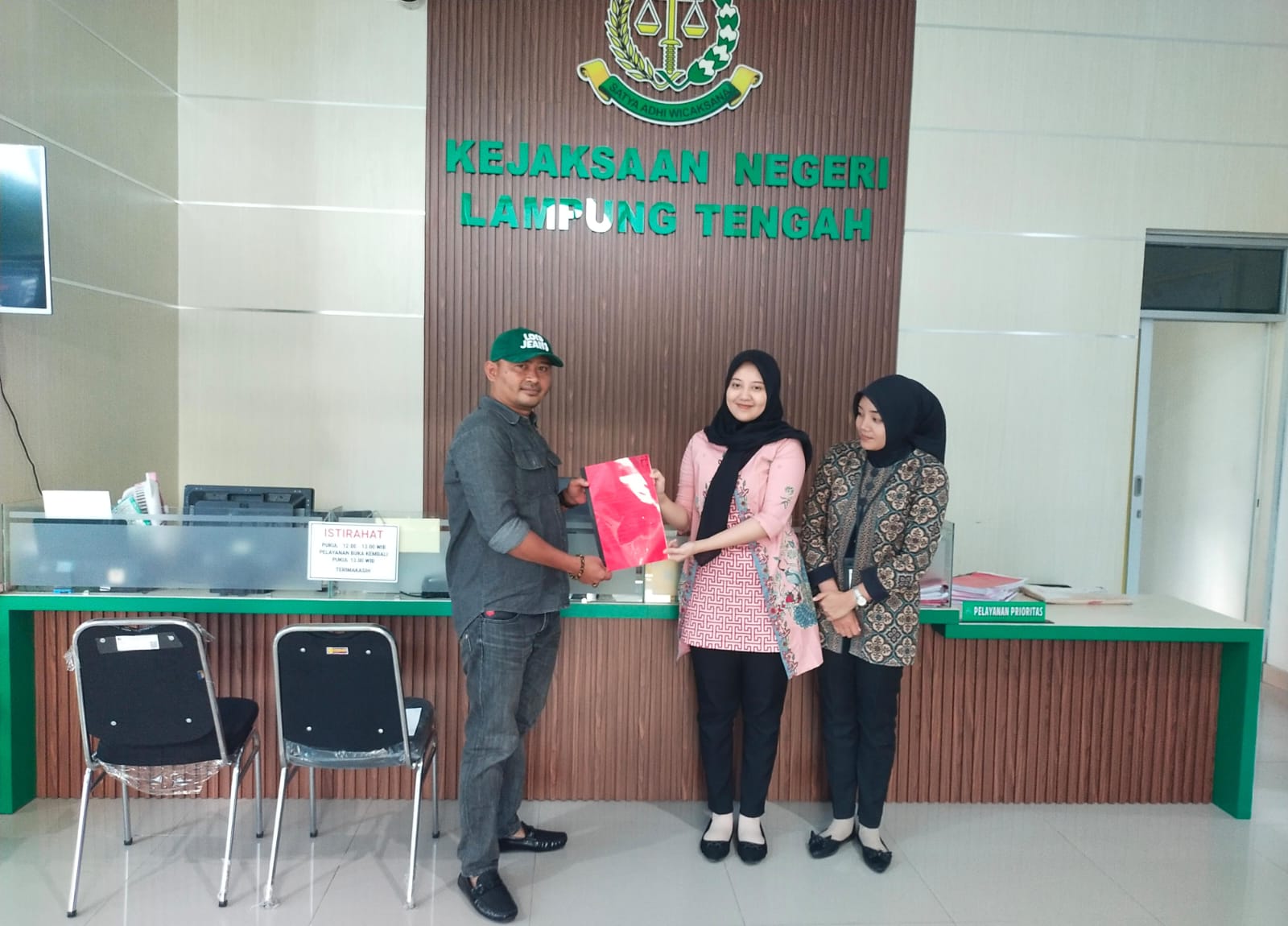 Kholidi Laporkan Dugaan Setoran Proyek dan Penyalahgunaan Anggaran di Pemkab Lampung Tengah ke Kejari