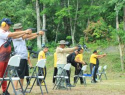 Kapolres Tulang Bawang Barat Gelar Pelatihan Menembak dalam Rangka Lakatpuan Personil di Lapangan Tembak Polres