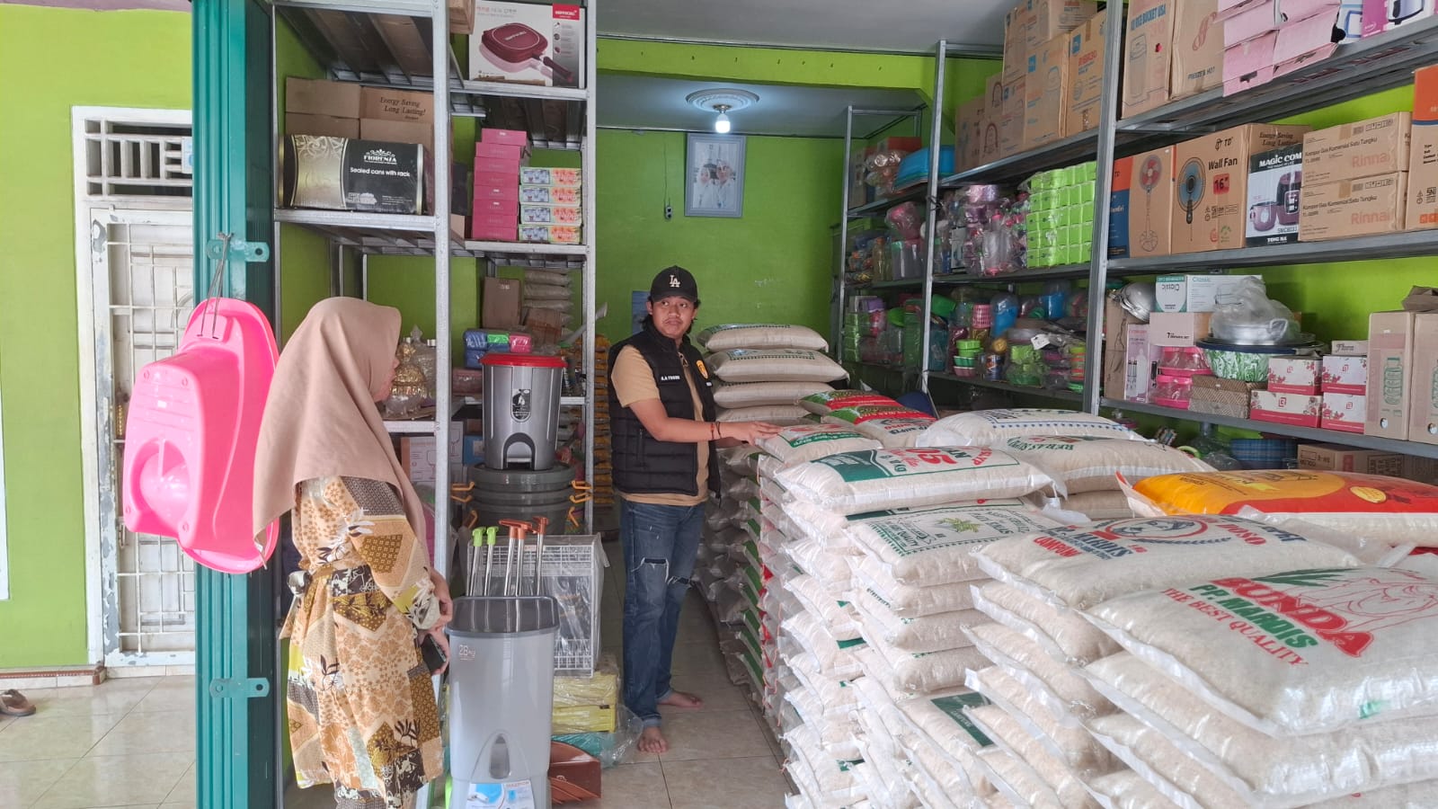 Satgas Pangan Polres Tulang Bawang Barat Cek Stabilitas Harga dan Ketersediaan kebutuhan pokok di Pasar Panaragan Jaya