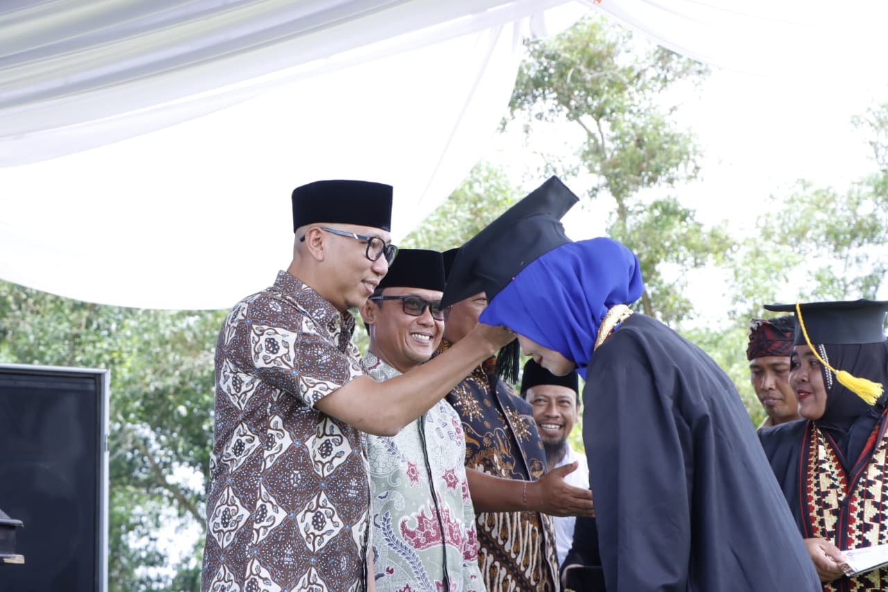 712 KPM PKH di Lamteng Diwisuda, Bukti Program Berhasil Angkat Ekonomi Warga