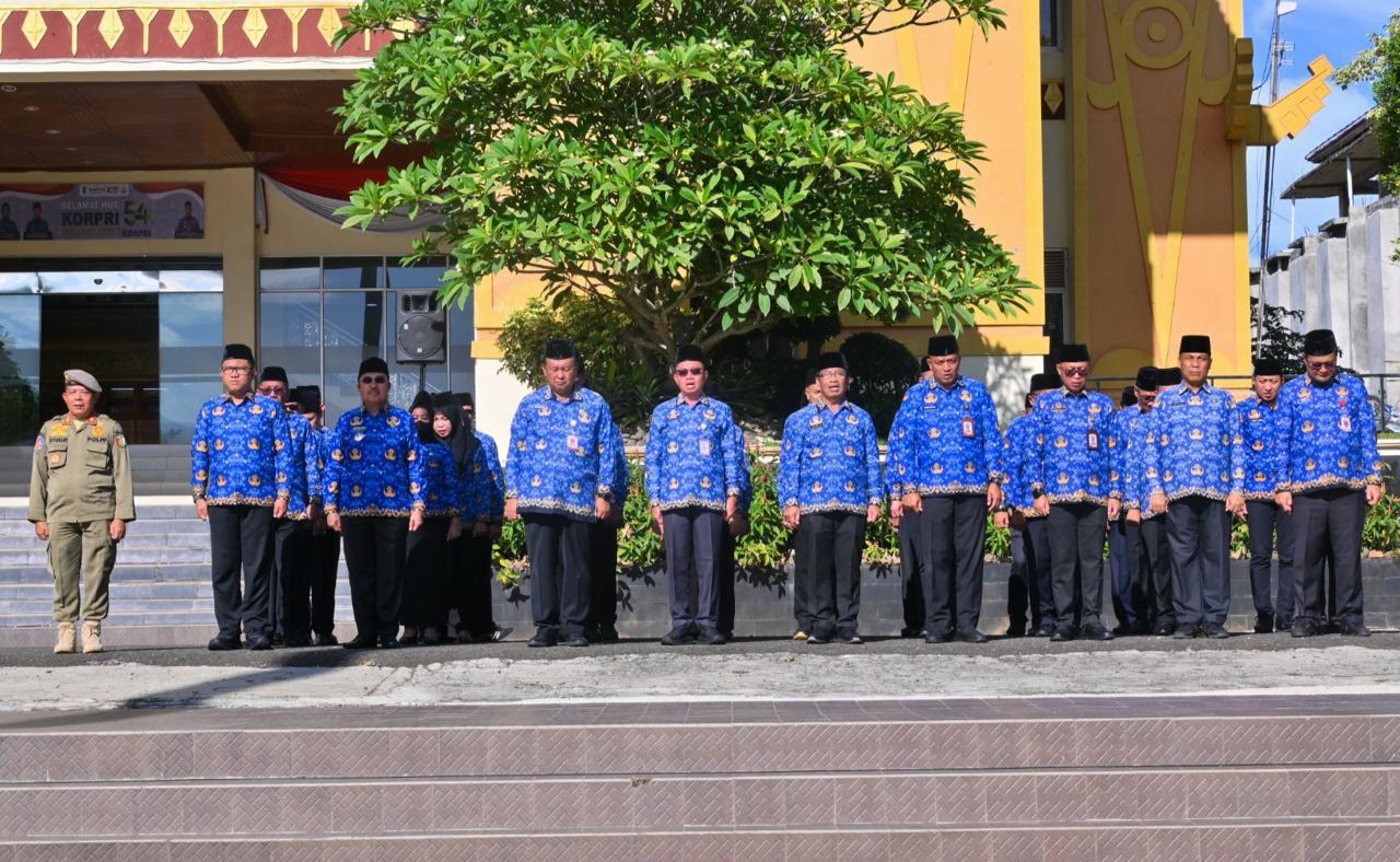 HUT KORPRI ke-54, Pemkab Pesawaran Beri Apresiasi ASN Berprestasi dan Santunan Purna Tugas