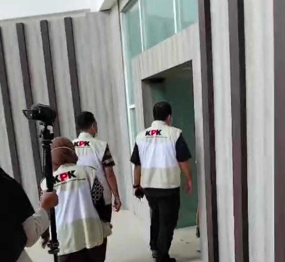 KPK Geledah Sejumlah Lokasi di Lampung Tengah, Diduga Terkait Perkara OTT Bupati