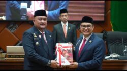 Ketua DPRD Sastra Winara dan Bupati Bogor Rudy Susmanto Rapat Paripurna DPRD Kab, Bogor 