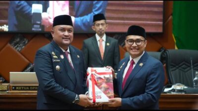Ketua DPRD Sastra Winara dan Bupati Bogor Rudy Susmanto Rapat Paripurna DPRD Kab, Bogor 