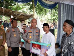 Hari Bhayangkara ke-80, Polda Banten Bedah Rumah Warga dan Salurkan 100 Paket Sembako