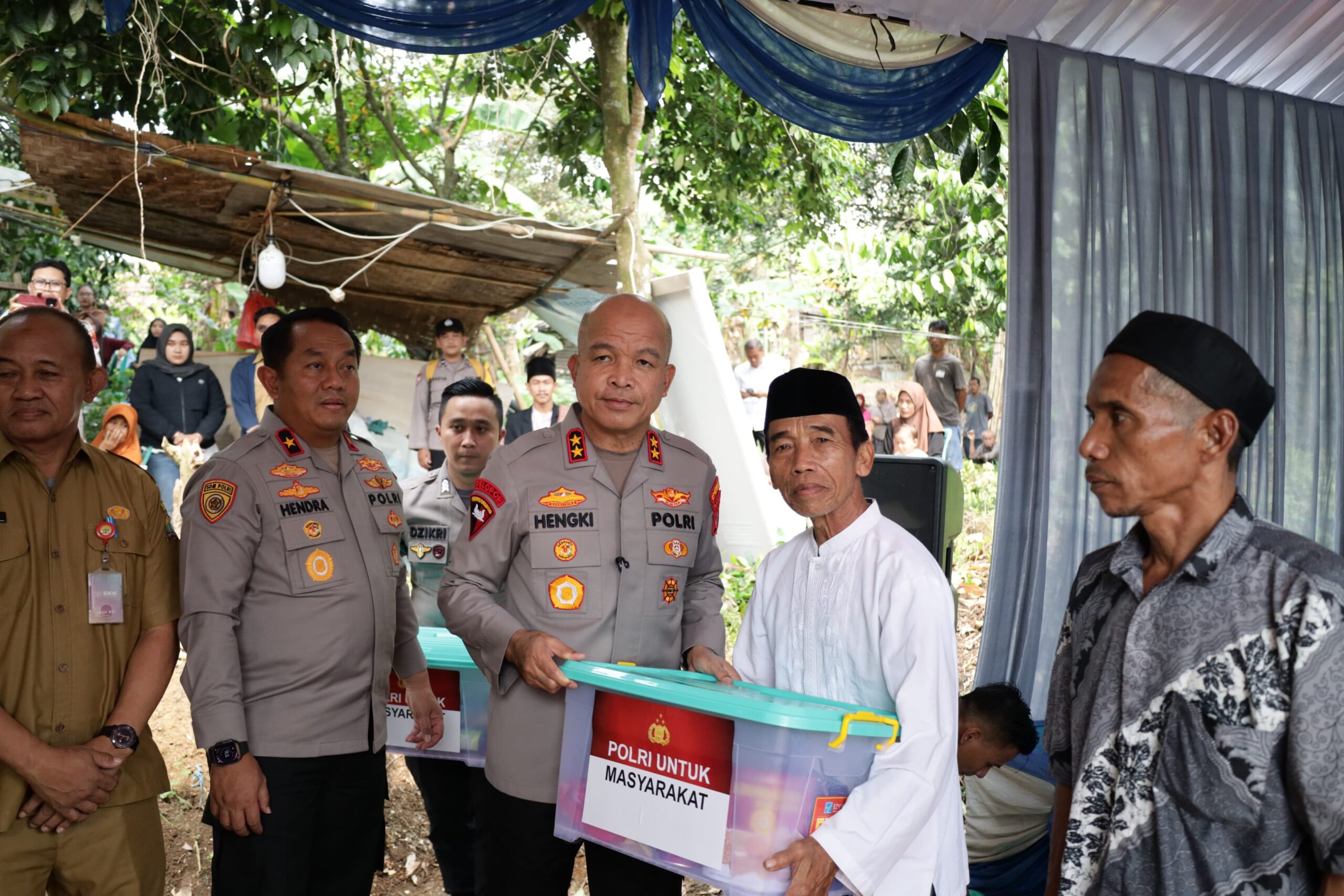 Hari Bhayangkara ke-80, Polda Banten Bedah Rumah Warga dan Salurkan 100 Paket Sembako