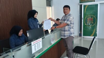 Hidayat Laporkan Dugaan Penyimpangan Dana BOS SDN 1 Rama Klandungan ke Kejari Lamteng