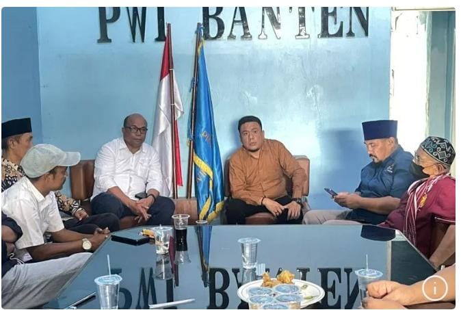 Lima Jurnalis Hilang Kontak saat Liputan Erupsi Gunung Anak Krakatau