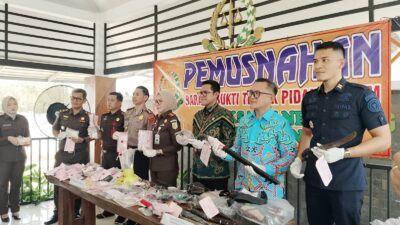 Kejari Lampung Tengah Musnahkan Barang Bukti dari 93 Perkara, Sabu 407 Gram Ikut Dimusnahkan Kejari Lampung Tengah Musnahkan Barang Bukti dari 93 Perkara, Sabu 407 Gram Ikut Dimusnahkan