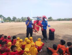 Kenalkan Fungsi Damkar Sejak Dini, Siswa TK Pagaruyung dan TK ABA Bandar Jaya Belajar Keselamatan Kebakaran